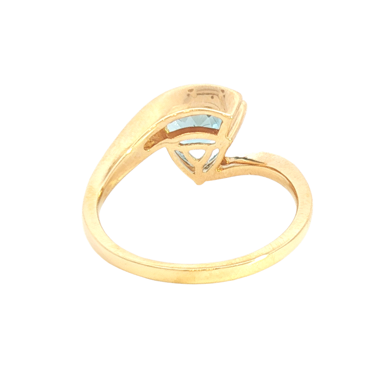 Bold & Elegant 18K Yellow Gold Trillion Cut 1.83 Carats Aquamarine & 0.14 Carats Diamond Ring