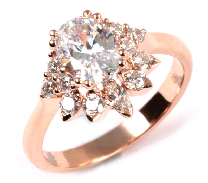 Rosé 18 Karat Gold 0.5 Carats Diamond Halo Oval Tiara Style Engagement Ring