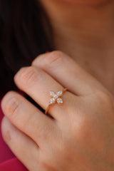 Elegant & Trendy 14K Yellow Gold 0.16 Carats Diamond Floral Ring