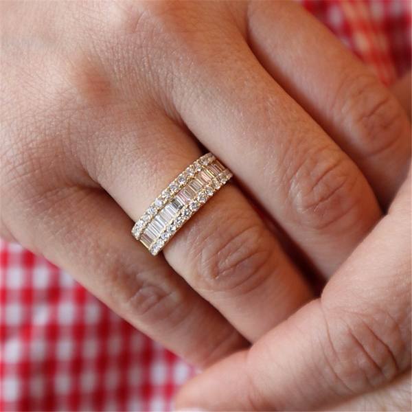 Elegant Diamond Bands 18K Yellow Gold 1.23 Carat Baguette & Round Diamond Band