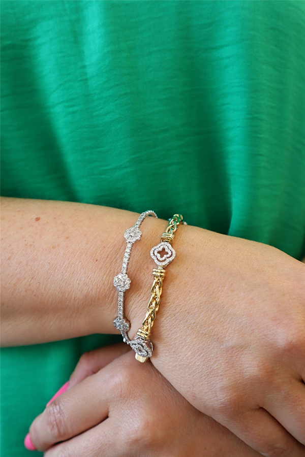 Sophisticated & Timeless Diamond Bracelets 14K Gold Two-Toned Primary Stone.Shape Primary Stone.Type & Stone 2.Shape Stone 2.Type Link Bracelet - 0.95 CTW, Size 8 Inch