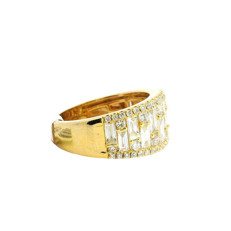 Elegant & Trendy 18K Yellow Gold Round & Baguette 1.98 Carats Diamond Ring