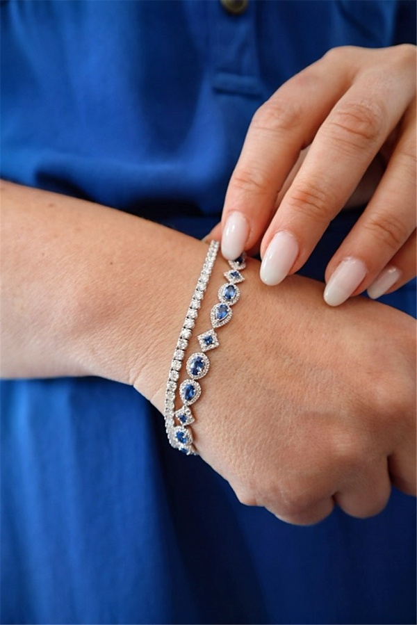 Sophisticated & Timeless Diamond Bracelets 18K White Gold 5.0 Carats Diamond Tennis Bracelet - Size 7 Inch