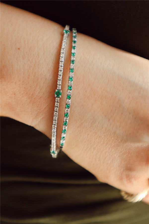 Elegant & Eye Catching 18K White Gold 0.86 Carats Green Emerald & 1.20 Carats Diamond Tennis Bracelet, Length 7 Inch