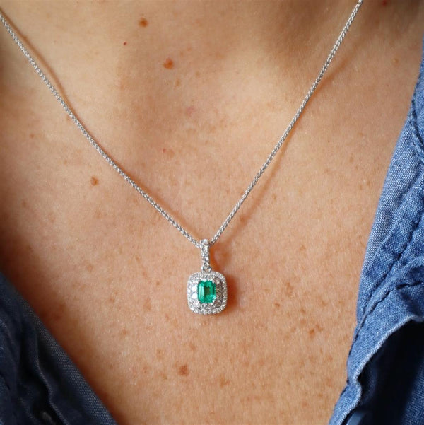 Vibrant 18K White Gold 0.14 Carats Emerald & 0.37 Carats Diamond Halo Drop Pendant