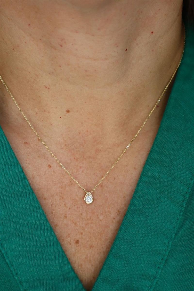 Elegant Diamond Necklaces 14K Yellow Gold 0.20 Carats Diamond Solitaire Necklace - 18 Inch