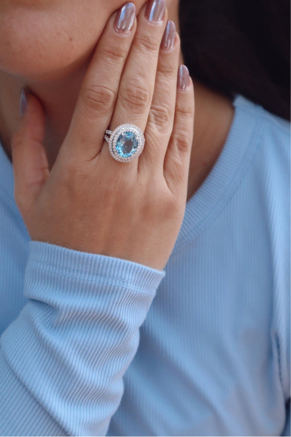 18K White Gold Oval-Cut Aquamarine & Diamond Halo Ring, 3.94ct Aqua & 0.82ct Diamonds, F/G Color, VS2-SI1 Clarity