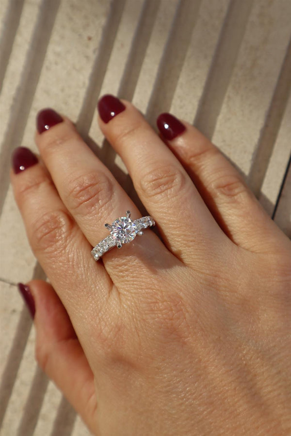 Elegant Diamond Mountings 18K White Gold Round 1.5ct Diamond Engagement Ring Semi-Mount,  1.08 Carats Accent Diamonds