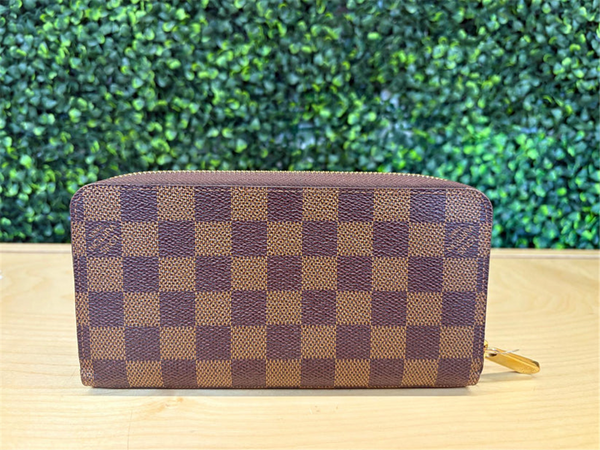 Louis Vuitton Zippy Wallet Damier Ebene