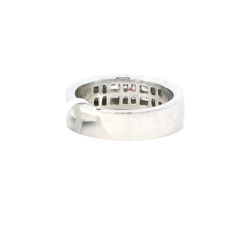 Elegant & Trendy 18K White Gold Channel Set Baguette & Princess Cut 0.84 Carat Diamond Ring