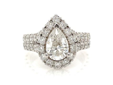 White 14 Karat Gold 3 Carats Diamond Halo Engagement Ring