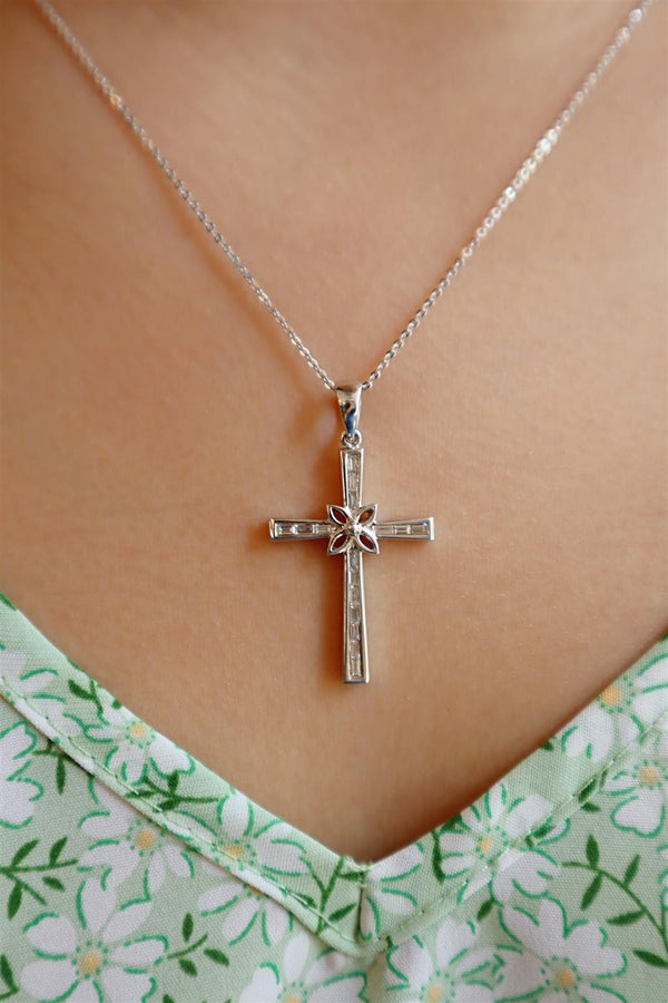Elegant Diamond Necklaces & Pendants 18K White Gold 0.37 Carats Baguette Diamond Medium Cross Pendant