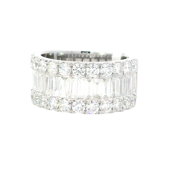 Elegant & Trendy 18K Gold White 2.93 Carats Baguette & Round Diamond Accented Cigar Style Dinner Ring