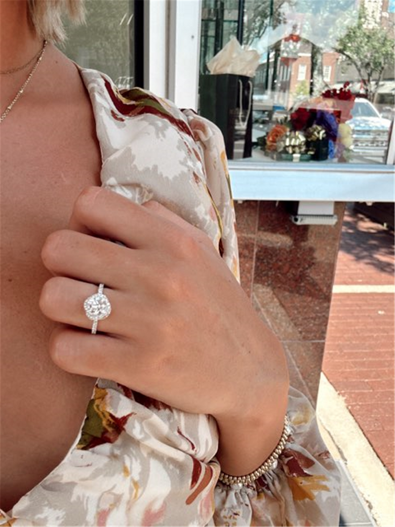 White 18 Karat Gold 0.44 Carats Diamond Halo Round Engagement Ring