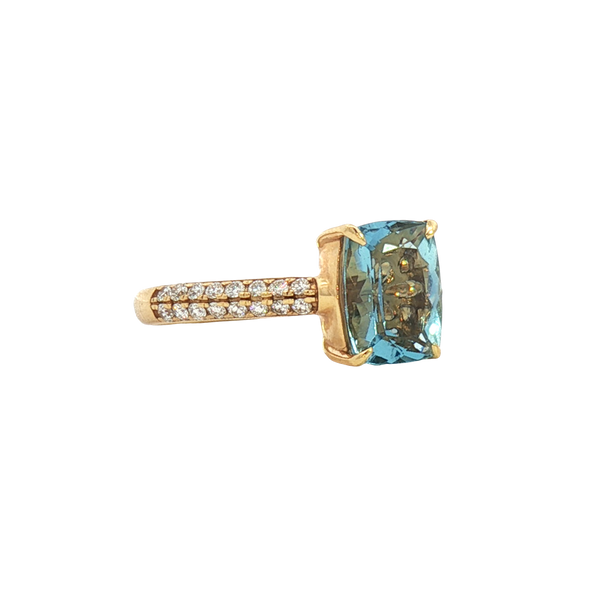 Bold & Elegant 18K Yellow Gold Rectangular Cushion Cut 2.13 Carats Aquamarine & 0.29 Carats Diamond Ring