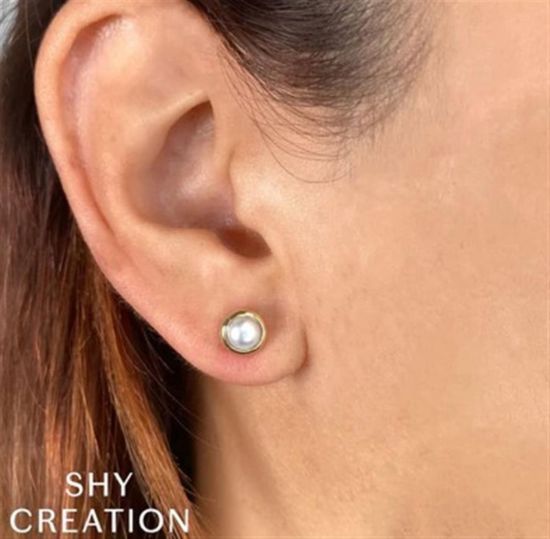 Timeless & Sophisticated Design Yellow 14K Gold Cultured Pearl Stud Earrings