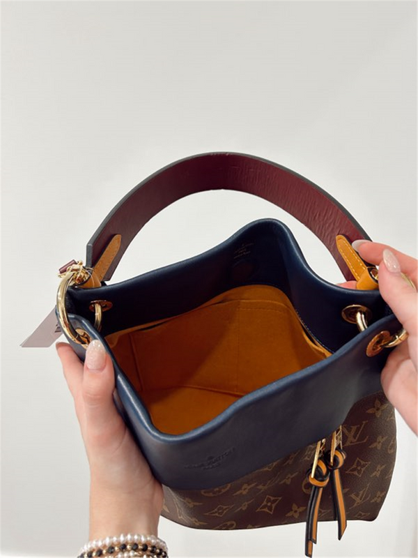 Louis Vuitton Monogram Tuileries Besace
