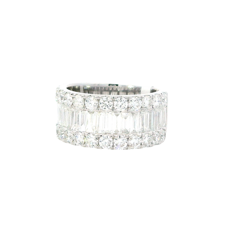 Elegant & Trendy 18K Gold White 2.93 Carats Baguette & Round Diamond Accented Cigar Style Dinner Ring