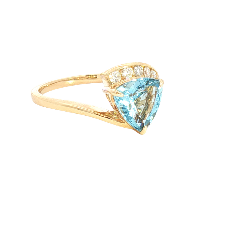 Bold & Elegant 18K Yellow Gold Trillion Cut 1.83 Carats Aquamarine & 0.14 Carats Diamond Ring