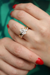 Elegant Diamond Bands 14K Yellow Gold 0.25 Carats Diamond Contoured Band