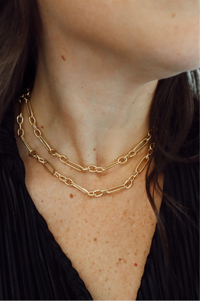 Elegant & Durable Designs 18K Gold Yellow Oval Figaro Fashion Chain, 31 Inch