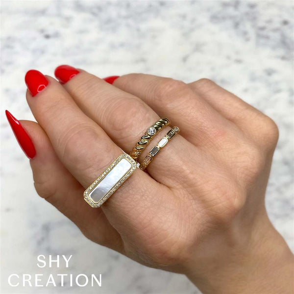 Yellow 14 Karat Gold 1.05 Carats Mother Of Pearl & 0.11 Carats Diamond Halo Ring