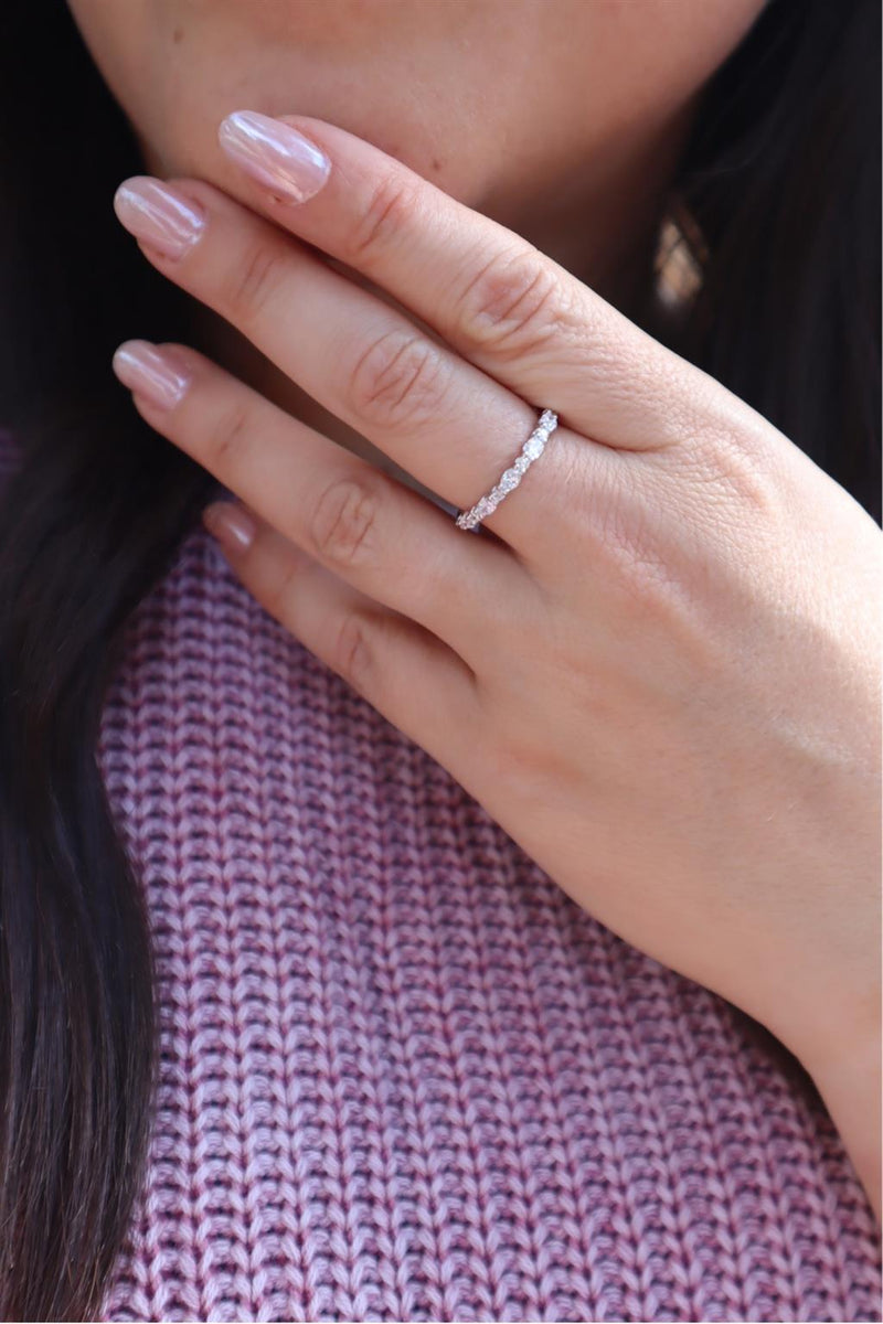 Elegant Diamond Bands 14K Gold White Stackable 0.55 Carats Round & Oval Diamond Anniversary Band