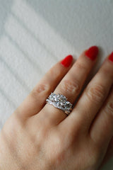 Elegant Diamond Bands 14K White Gold 0.25 Carats Diamond Contoured Band